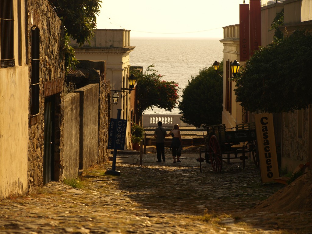 colonia - argentina travel  - vaya adventures