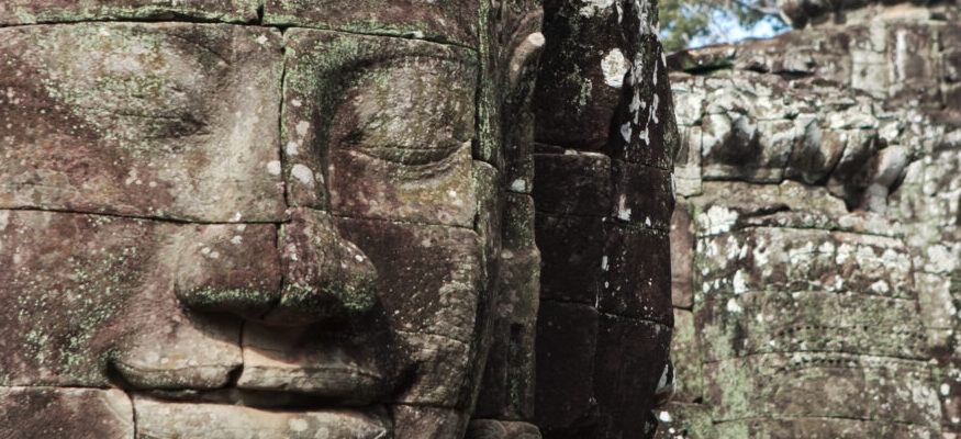 angkor wat statue